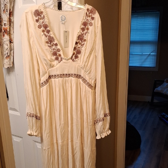 Blue Rain Dresses & Skirts - NWT -Blue Rain Cream & Berry Long Sleeve Guaze Dress